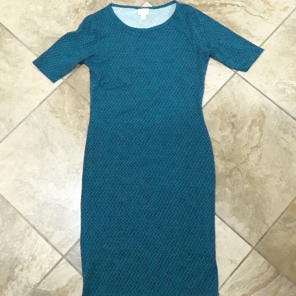 Lularoe Julia - Picture 1 of 4